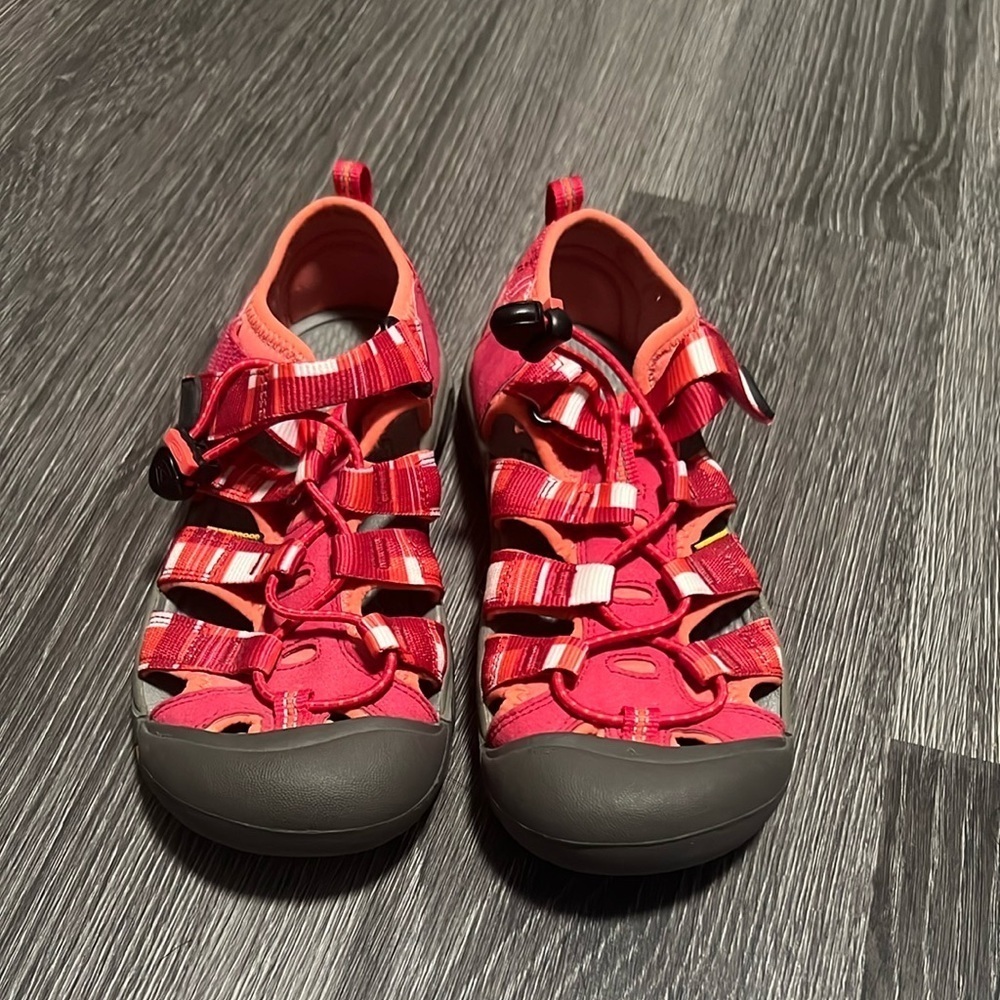 Keen Pink and Gray Sport Sandals with Adjustable Lacing